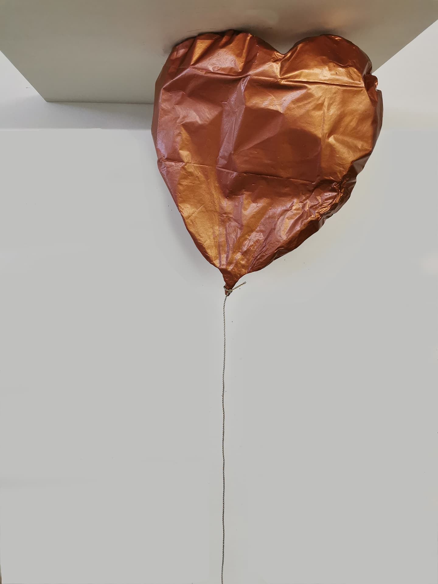 Un peu d’éternité (coeur cuivre au plafond) (Collection privée)
